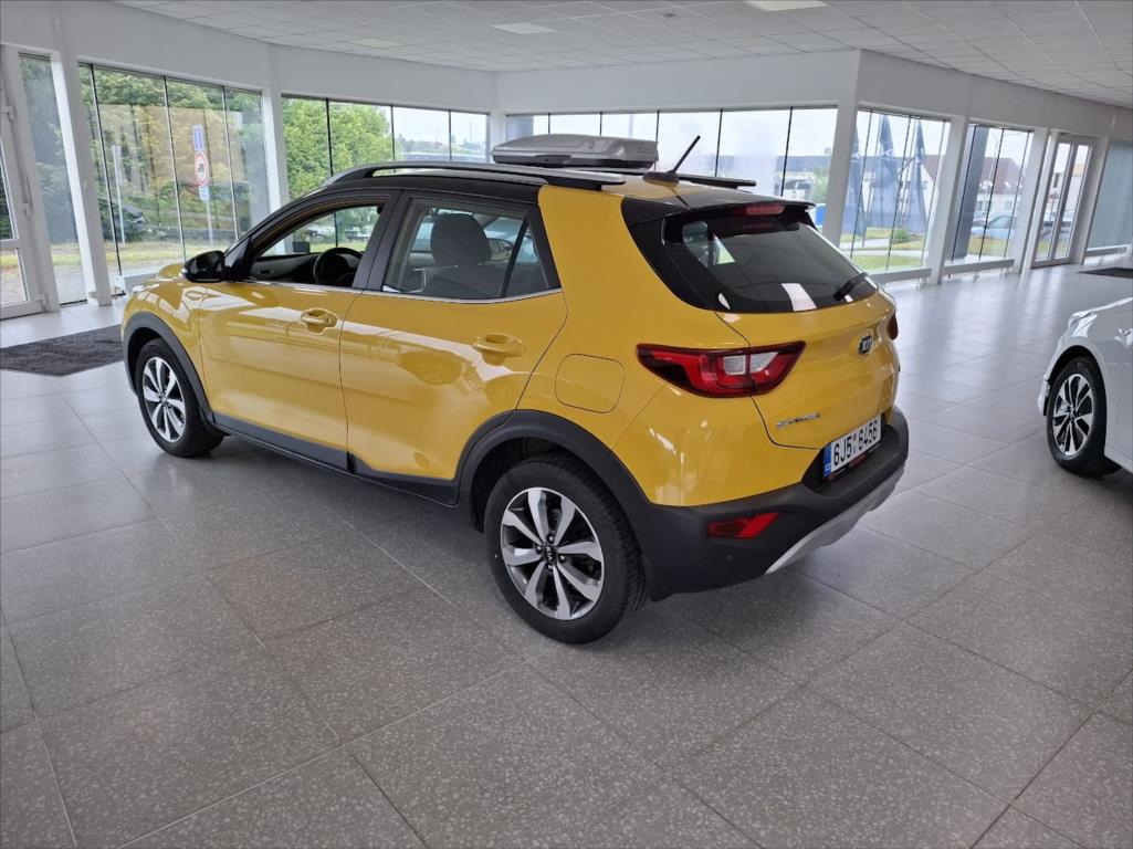 Kia Stonic 1,0 Exclusive, rok 2020, benzín — AutoNeza Pelhřimov — fotka 3
