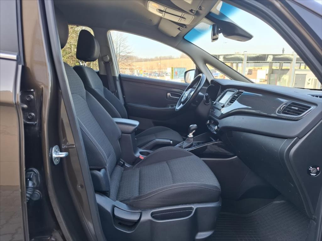 Kia Carens 1,7 Excluisive, rok 2016, nafta — AutoNeza Pelhřimov — fotka 12