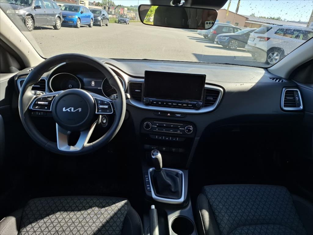 Kia Ceed 1,5, rok 2025, benzín — AutoNeza Pelhřimov — fotka 11