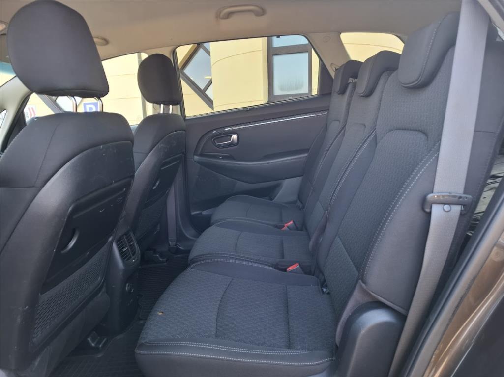 Kia Carens 1,7 Excluisive, rok 2016, nafta — AutoNeza Pelhřimov — fotka 14