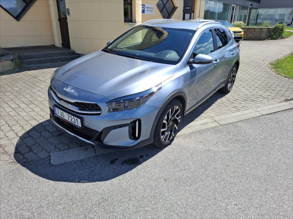 Kia XCeed 1,5 TOP, rok 2022, benzín — AutoNeza Pelhřimov — fotka 3