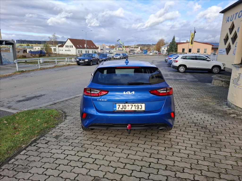 Kia Ceed 1,5, rok 2023, benzín — AutoNeza Pelhřimov — fotka 6