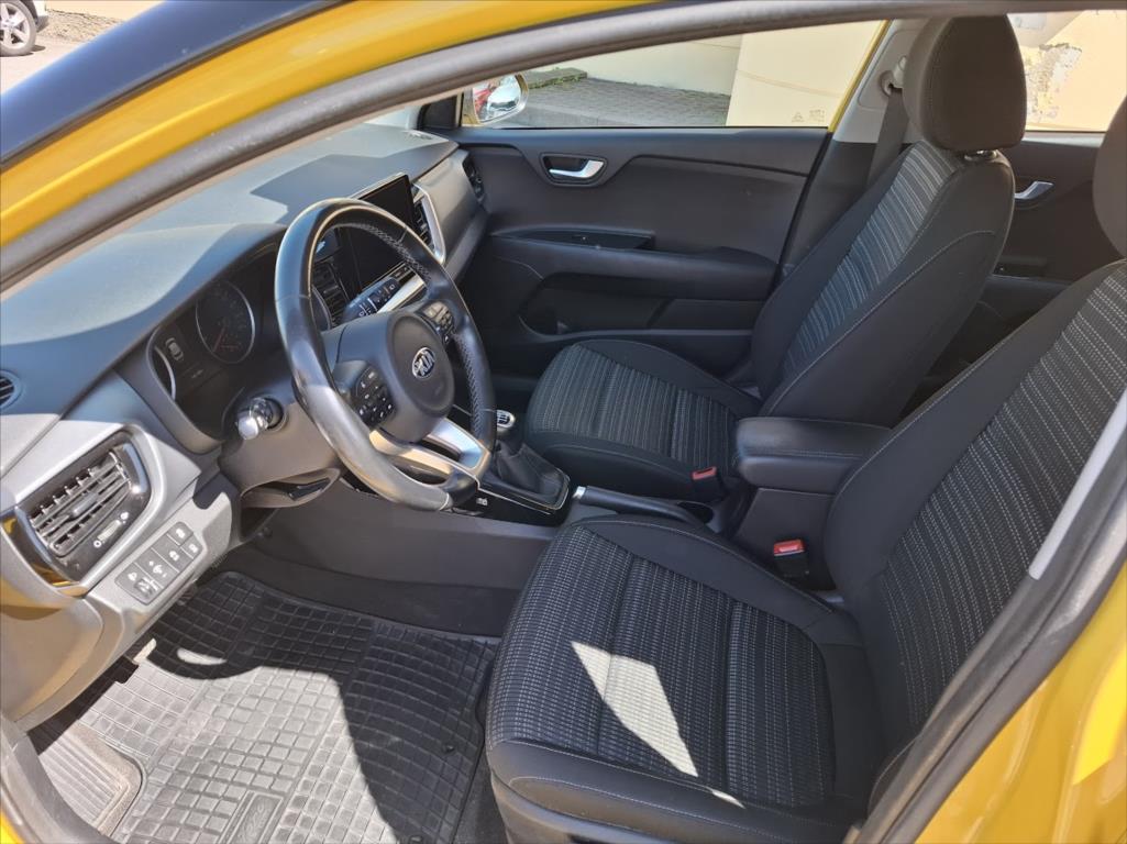 Kia Stonic 1,0 Exclusive, rok 2020, benzín — AutoNeza Pelhřimov — fotka 6