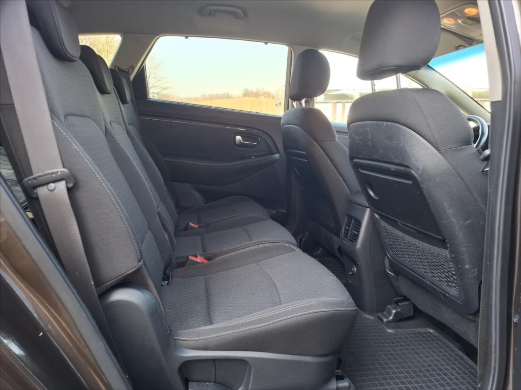 Kia Carens 1,7 Excluisive, rok 2016, nafta — AutoNeza Pelhřimov — fotka 13