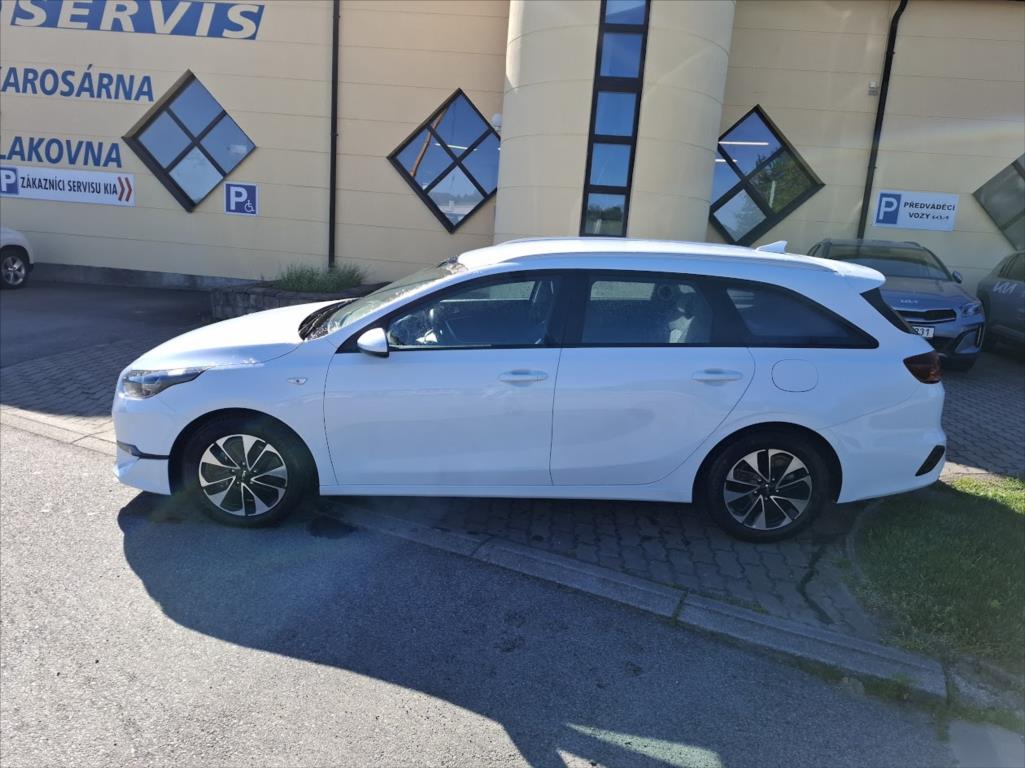 Kia Ceed 1,5, rok 2025, benzín — AutoNeza Pelhřimov — fotka 4