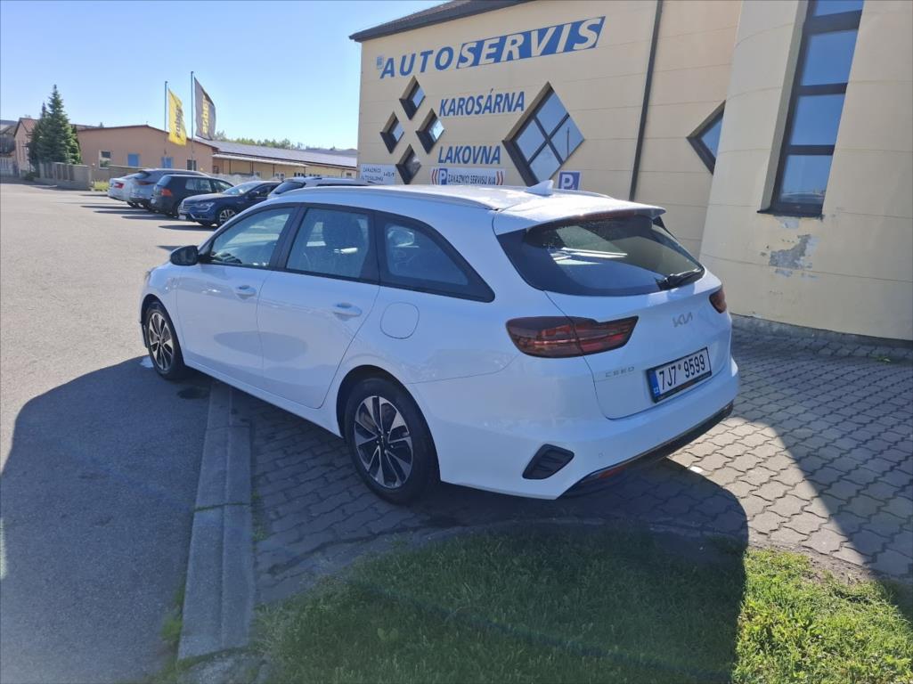 Kia Ceed 1,5, rok 2025, benzín — AutoNeza Pelhřimov — fotka 5