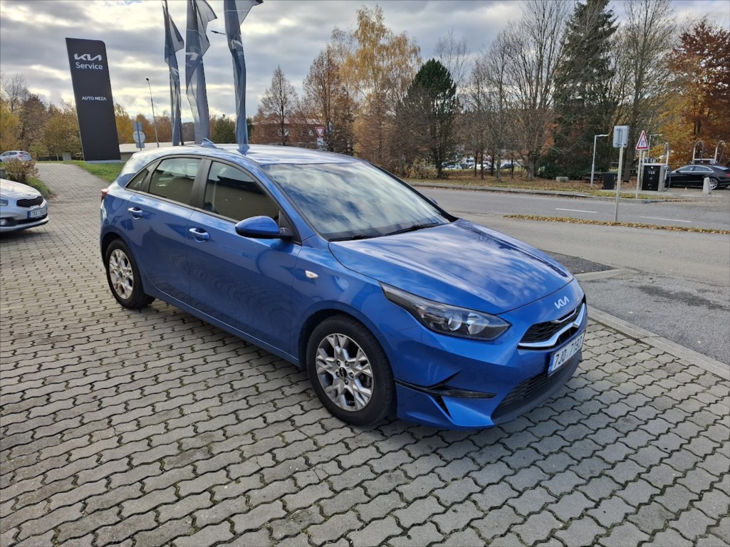 Kia Ceed 1,5, rok 2023, benzín — AutoNeza Pelhřimov — fotka 9