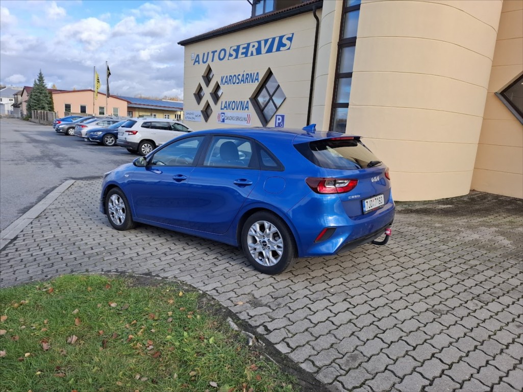 Kia Ceed 1,5, rok 2023, benzín — AutoNeza Pelhřimov — fotka 5