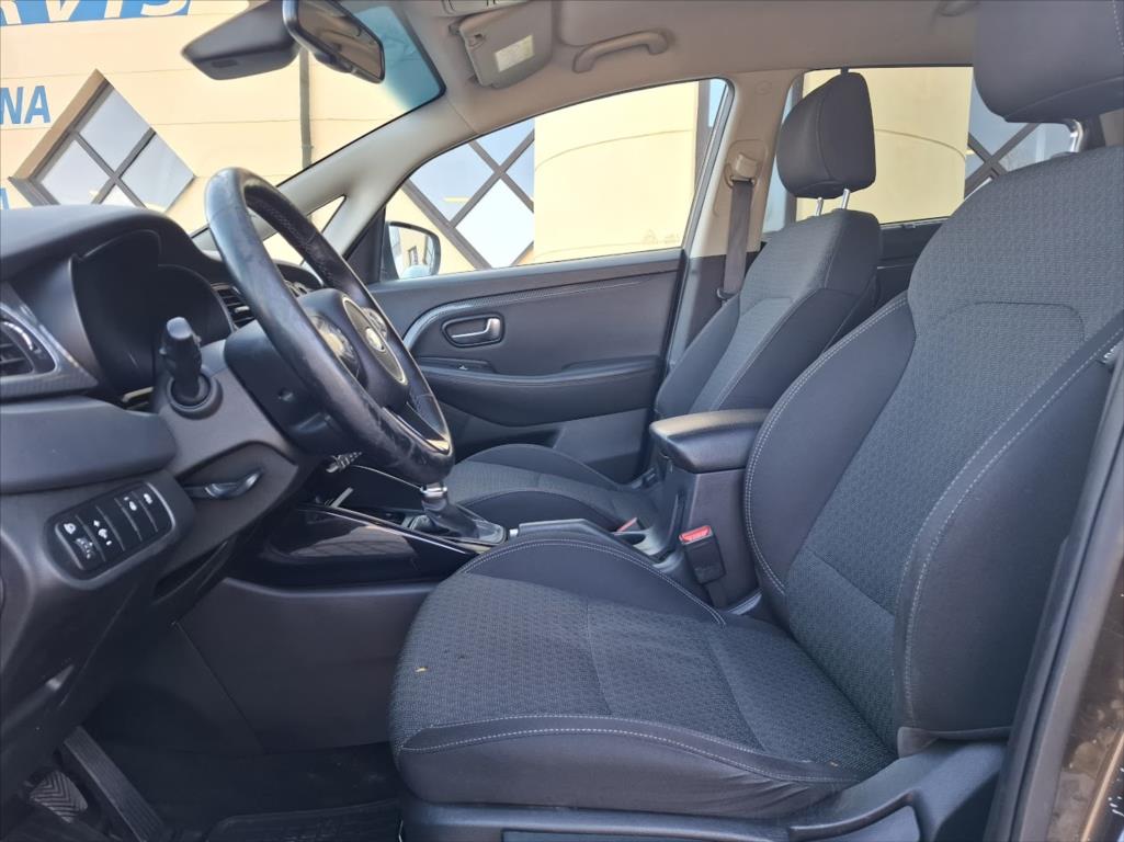 Kia Carens 1,7 Excluisive, rok 2016, nafta — AutoNeza Pelhřimov — fotka 10