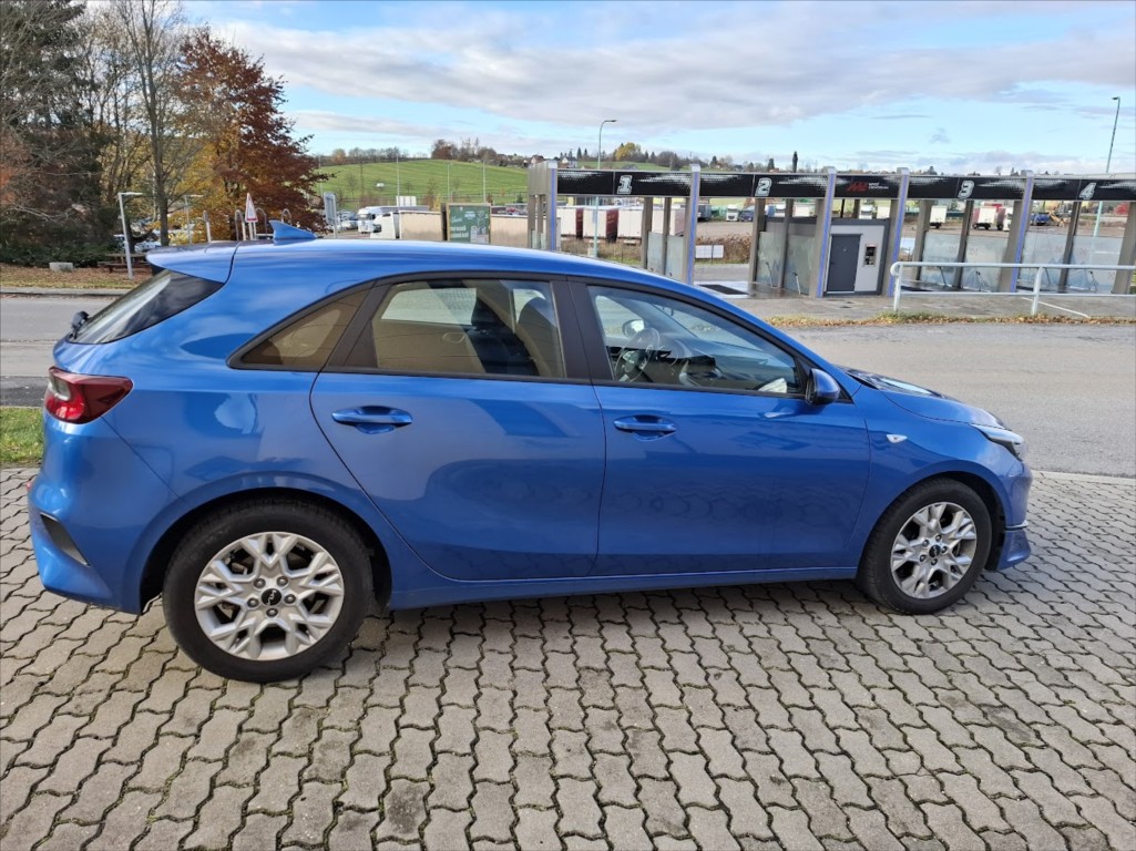 Kia Ceed 1,5, rok 2023, benzín — AutoNeza Pelhřimov — fotka 8
